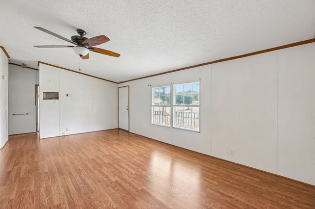 17 Light Ln, Kelso, TN 37348