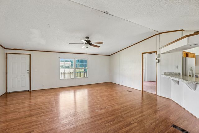 17 Light Ln, Kelso, TN 37348