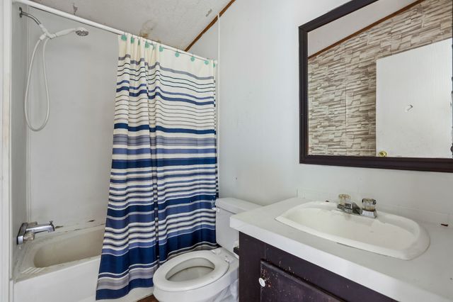 17 Light Ln, Kelso, TN 37348