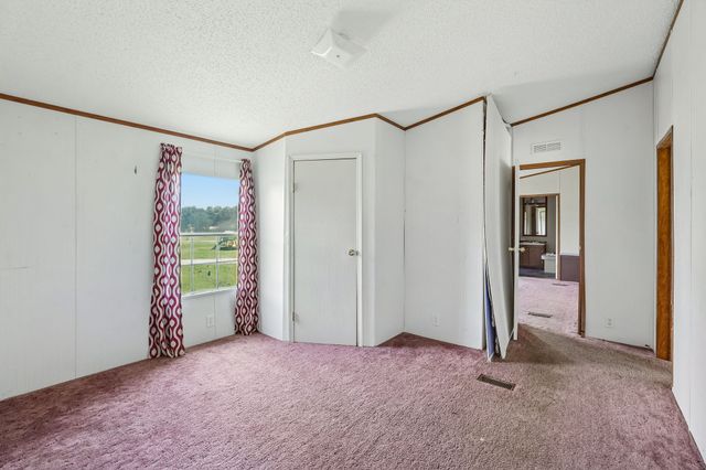 17 Light Ln, Kelso, TN 37348