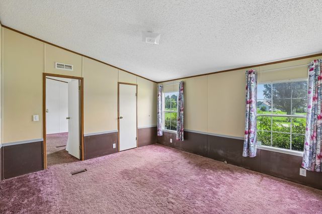 17 Light Ln, Kelso, TN 37348