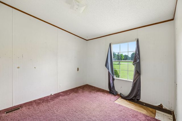 17 Light Ln, Kelso, TN 37348