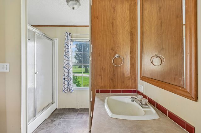 17 Light Ln, Kelso, TN 37348
