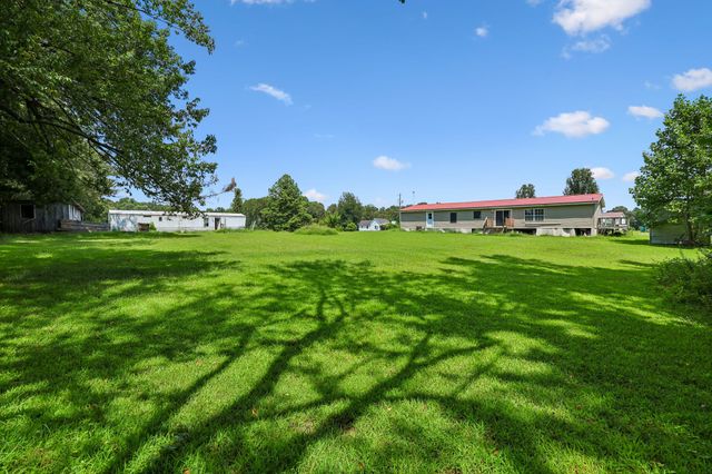 17 Light Ln, Kelso, TN 37348