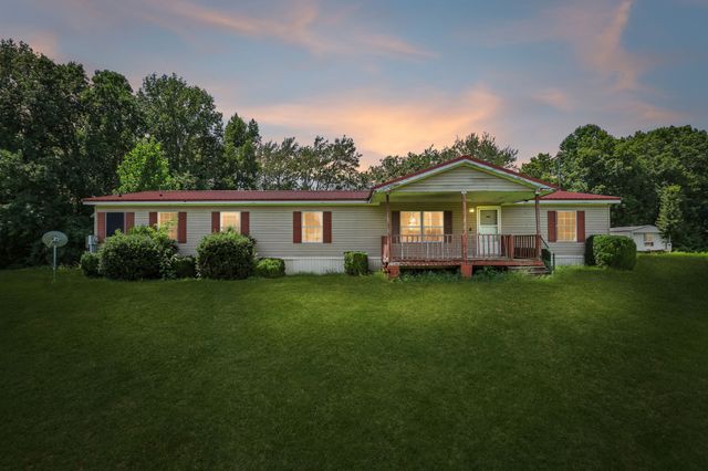 17 Light Ln, Kelso, TN 37348