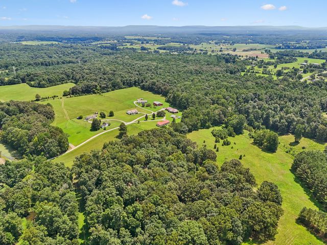 17 Light Ln, Kelso, TN 37348