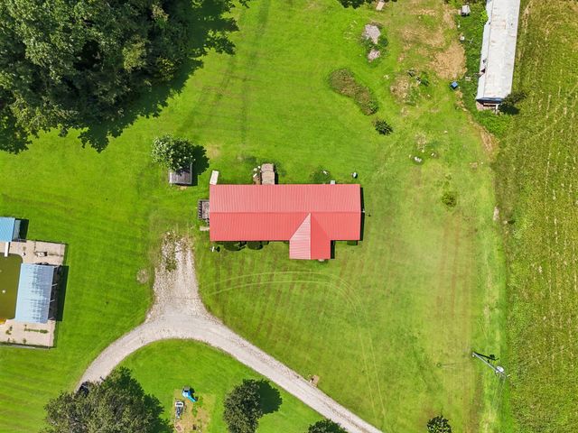 17 Light Ln, Kelso, TN 37348
