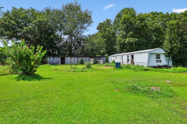 17 Light Ln, Kelso, TN 37348