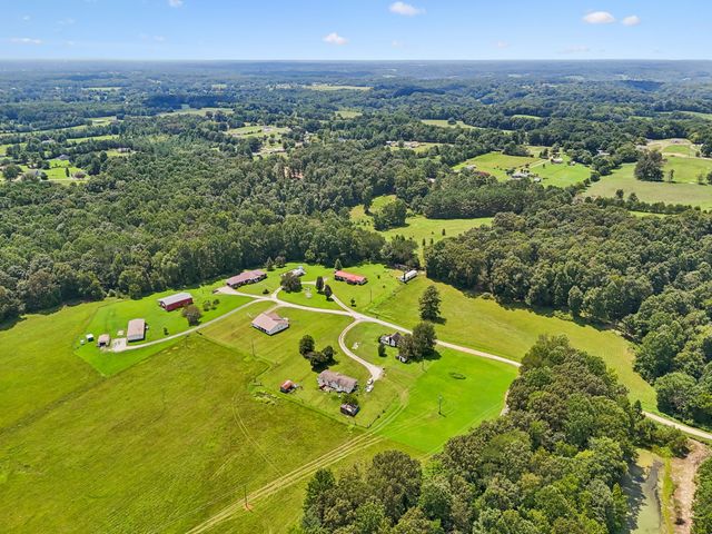 17 Light Ln, Kelso, TN 37348