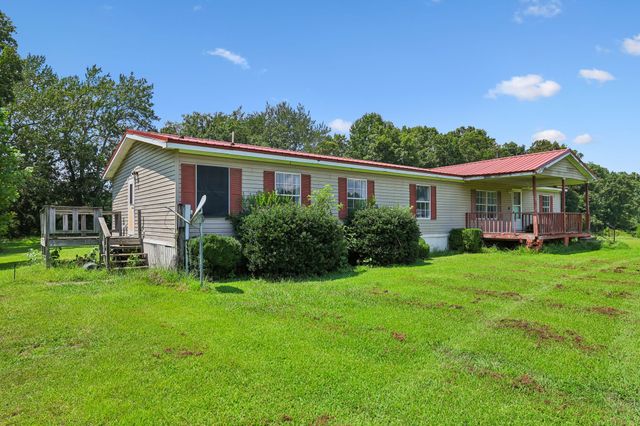 17 Light Ln, Kelso, TN 37348