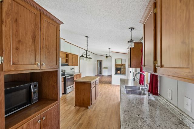 17 Light Ln, Kelso, TN 37348