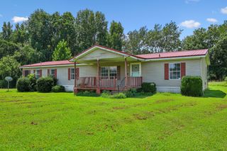 17 Light Ln, Kelso, TN 37348