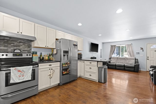 100 NE Galley Way, Belfair, WA 98528