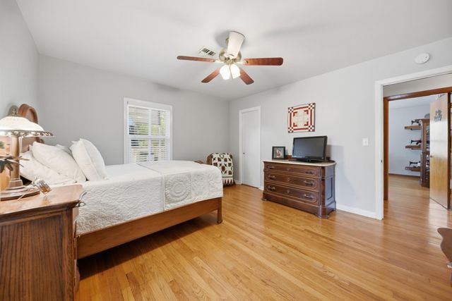 1607 S Chappell Hill Street, Brenham, TX 77833