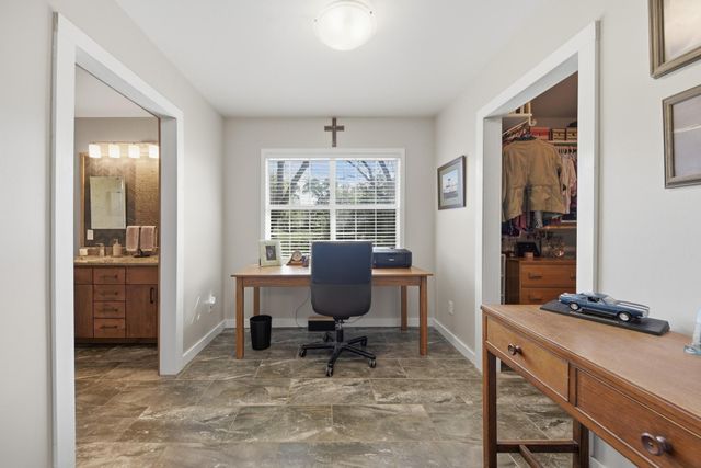 1607 S Chappell Hill Street, Brenham, TX 77833