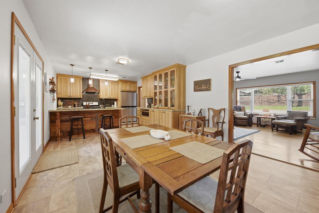 1607 S Chappell Hill Street, Brenham, TX 77833