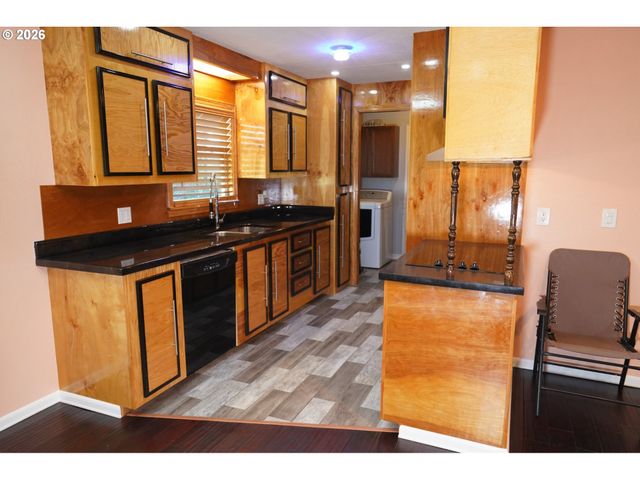 2210 N BROUGHTON Dr, Portland, OR 97217