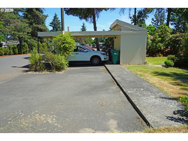 2210 N BROUGHTON Dr, Portland, OR 97217