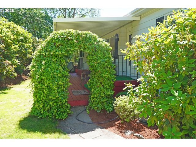 2210 N BROUGHTON Dr, Portland, OR 97217