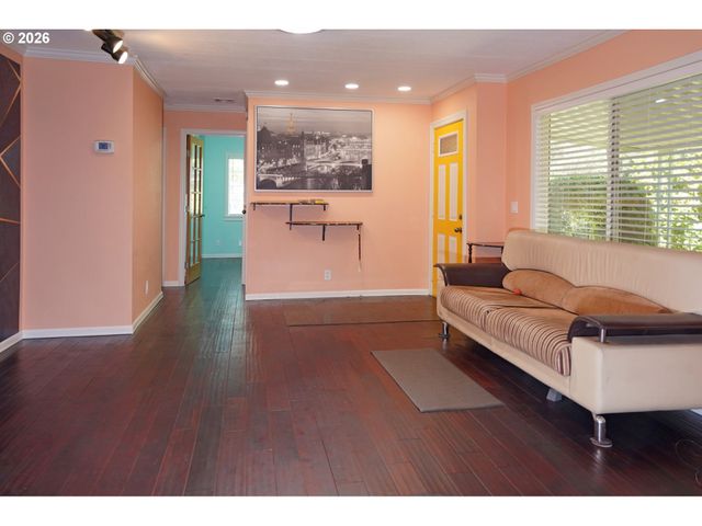 2210 N BROUGHTON Dr, Portland, OR 97217