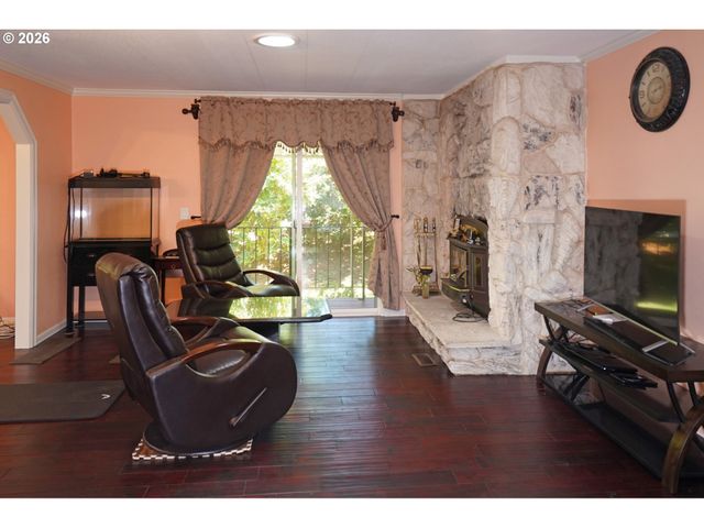 2210 N BROUGHTON Dr, Portland, OR 97217