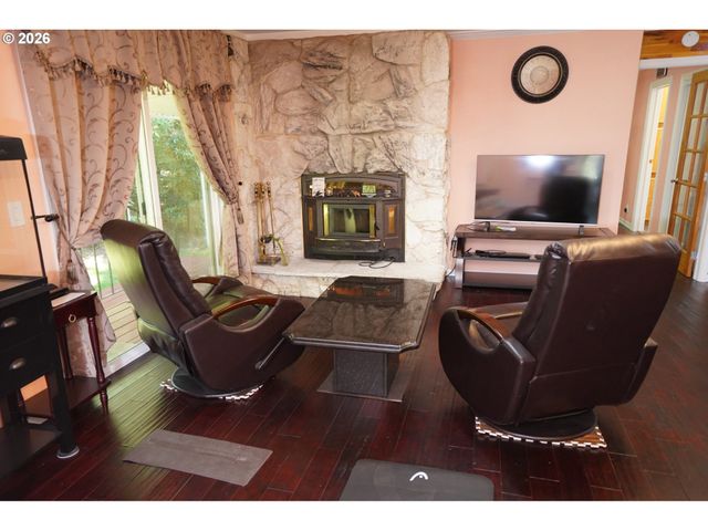 2210 N BROUGHTON Dr, Portland, OR 97217