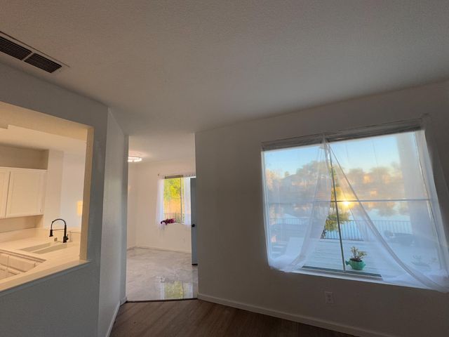 9193 E Laguna Way, Elk Grove, CA 95758