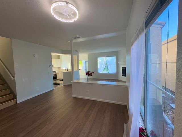 9193 E Laguna Way, Elk Grove, CA 95758