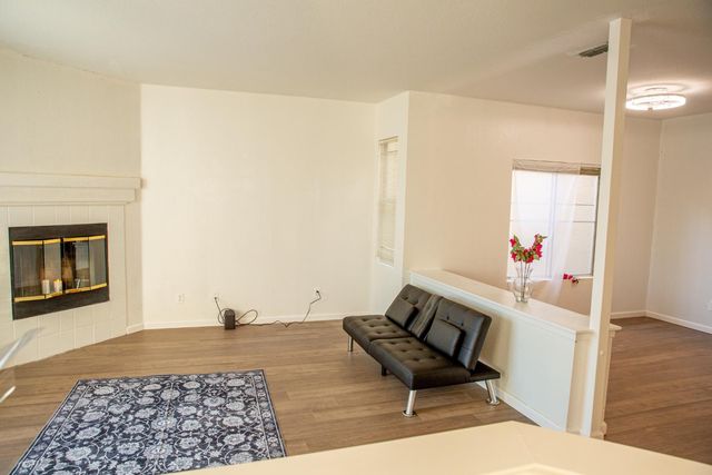 9193 E Laguna Way, Elk Grove, CA 95758