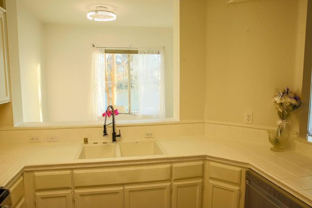 9193 E Laguna Way, Elk Grove, CA 95758