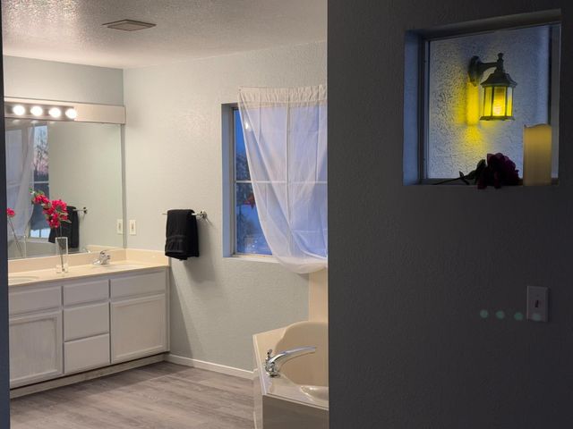 9193 E Laguna Way, Elk Grove, CA 95758