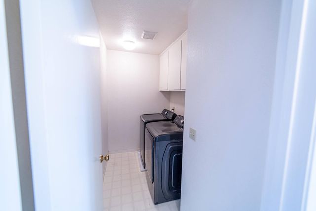 9193 E Laguna Way, Elk Grove, CA 95758