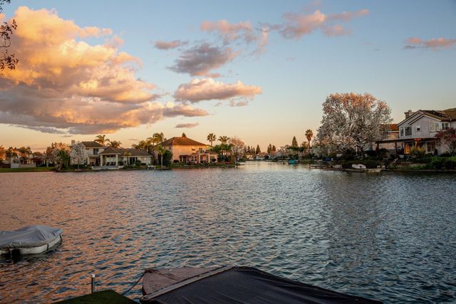 9193 E Laguna Way, Elk Grove, CA 95758