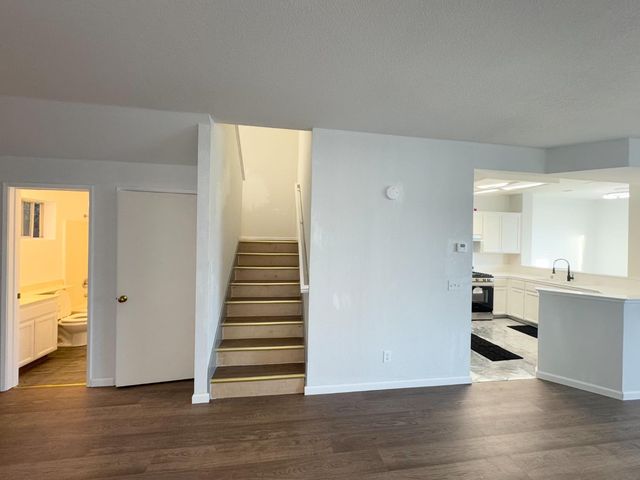 9193 E Laguna Way, Elk Grove, CA 95758