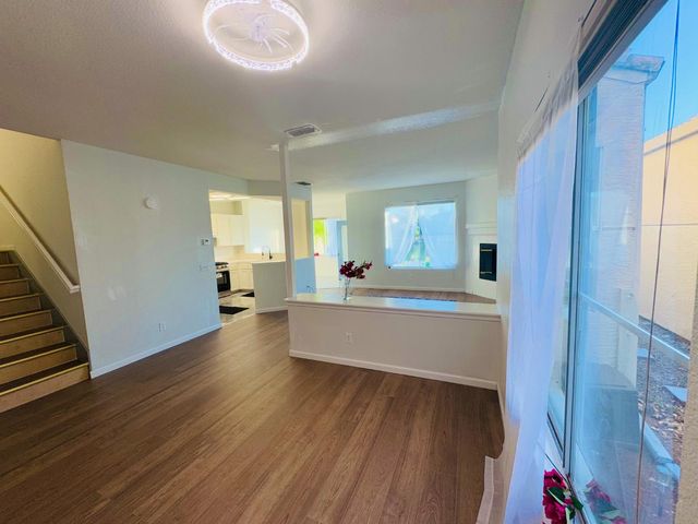 9193 E Laguna Way, Elk Grove, CA 95758