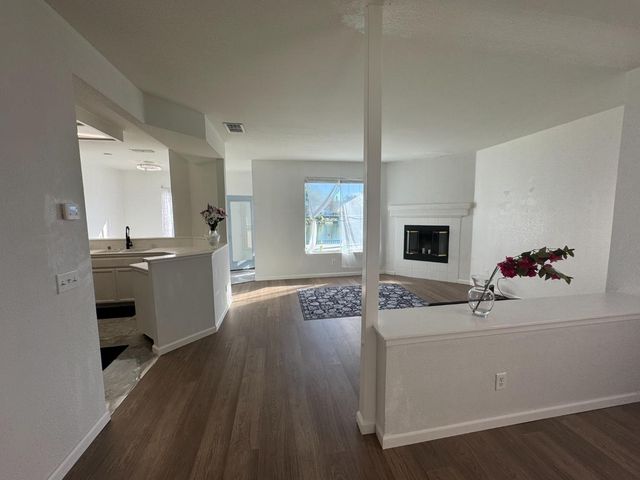 9193 E Laguna Way, Elk Grove, CA 95758