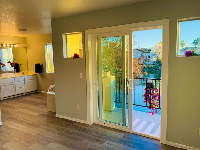 9193 E Laguna Way, Elk Grove, CA 95758