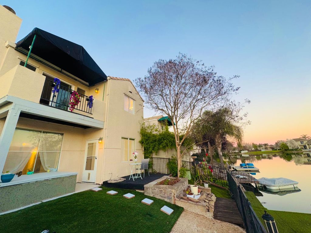 9193 E Laguna Way, Elk Grove, CA 95758