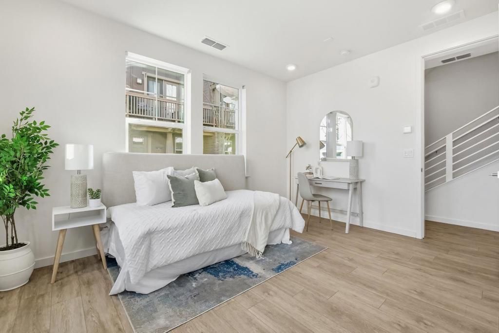 Image 25 of property listing at 535 San Lorenzo Terrace 1, Sunnyvale, CA 94085