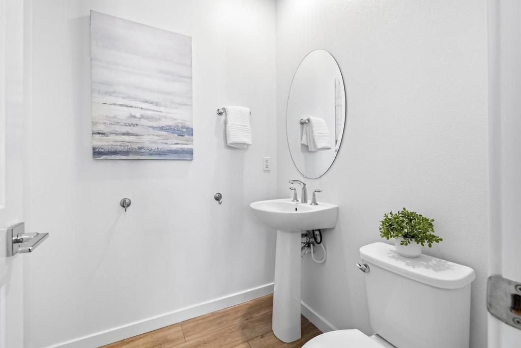 Image 32 of property listing at 535 San Lorenzo Terrace 1, Sunnyvale, CA 94085