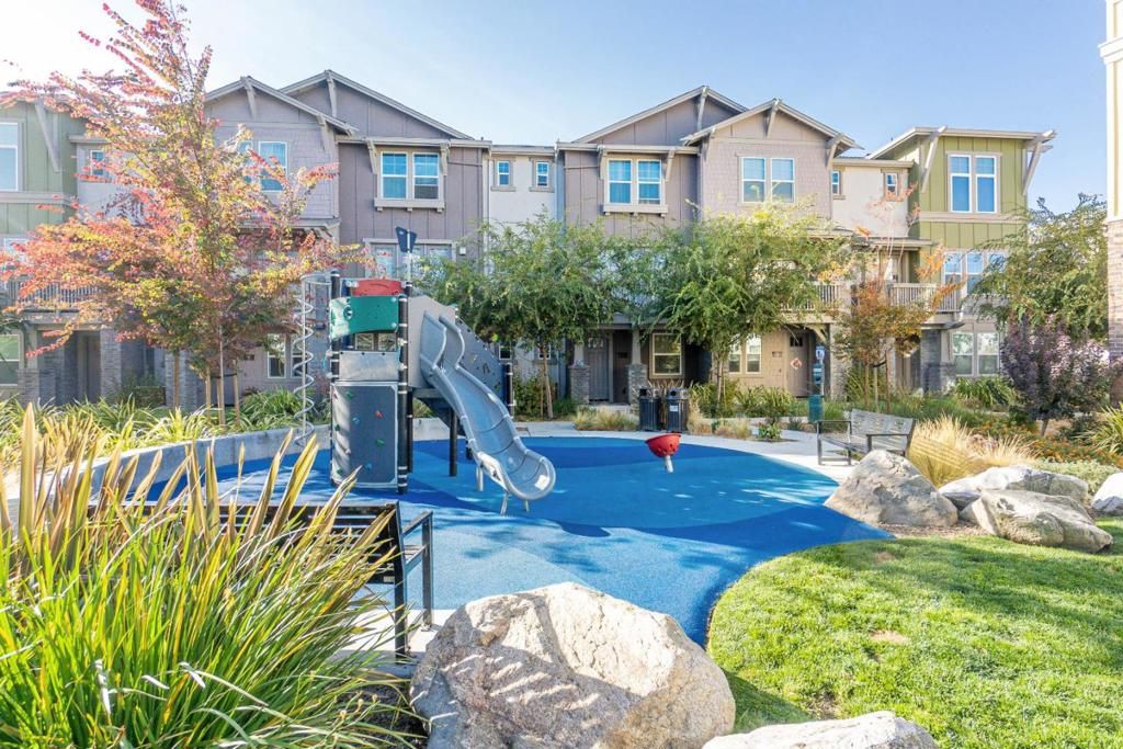 Image 44 of property listing at 535 San Lorenzo Terrace 1, Sunnyvale, CA 94085