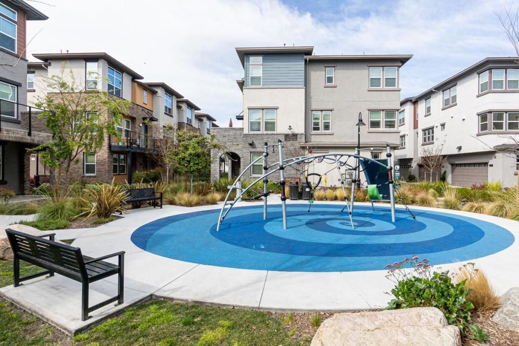 Image 46 of property listing at 535 San Lorenzo Terrace 1, Sunnyvale, CA 94085