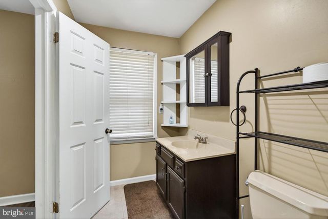 419 HOLLY TREE CT, Chester Springs, PA 19425