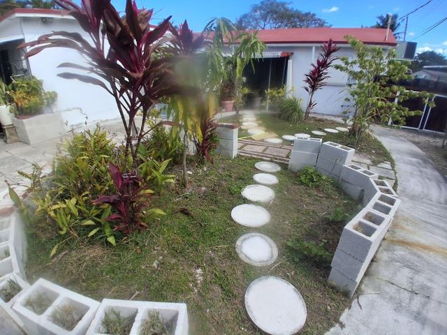 6031 NE 7th Avenue, Oakland Park, FL 33334