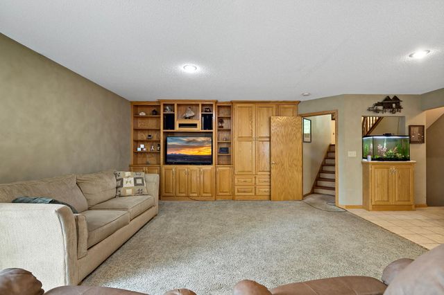 2801 87th Trail N, Brooklyn Park, MN 55443