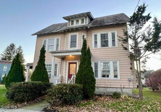 14 Woodlawn Avenue, Albany, NY 12208