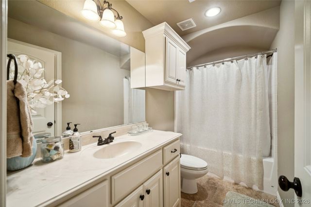 10926 S 77th Avenue E, Tulsa, OK 74133