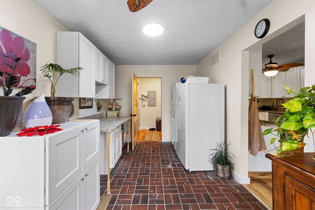 175 Mill, Coatesville, IN 46121