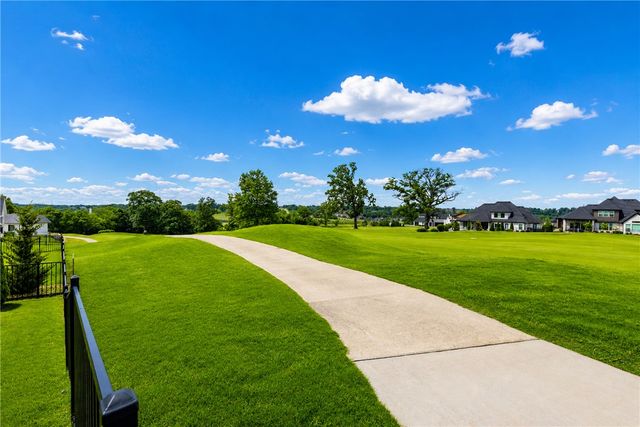 8010 W Kettering Court, Rogers, AR 72758