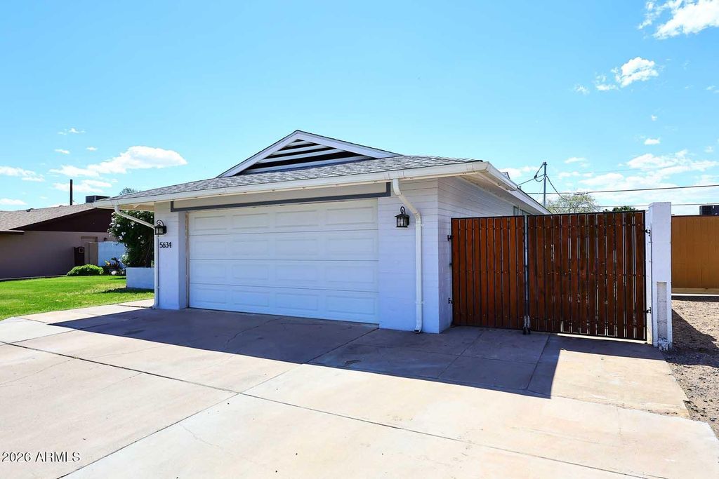 5634 N 39TH Avenue, Phoenix, AZ 85019 — photo 3